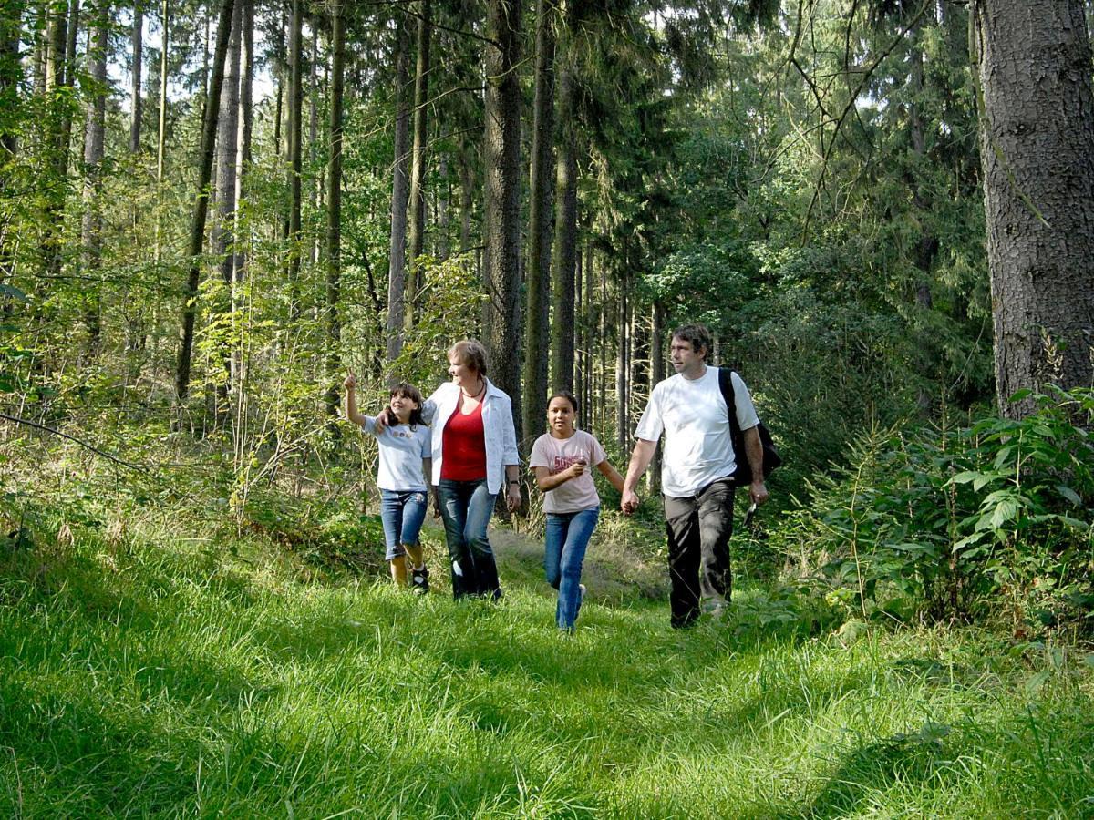 Ferienhof "Alte Foersterei" Knau Esterno foto